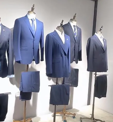 Wholesear Kids Wear Suit Graduation Gown for Children Child Formal Wear Dress Classic Formal Suit for Wedding Page Boy′s Suit 